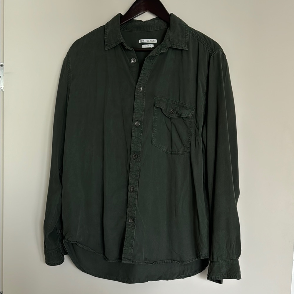 Zara Men’s Forest Green Button-Up Shirt